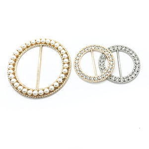 Hebillas de cristal de Metal de moda de alta calidad con aspecto de perla de plástico y diamantes de imitación para ropa nueva llegada - Product Image 2