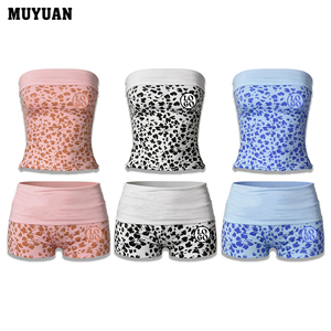 Ensemble 2 Pièces Hawaïen Tendance Personnalisé <span class=keywords><strong>pour</strong></span> <span class=keywords><strong>Femme</strong></span> – Haut Bandeau et Short en Coton Doux, Imprimé Léopard Hibiscus – <span class=keywords><strong>Tenue</strong></span> Estivale Chaude <span class=keywords><strong>pour</strong></span> Vacances 2026 - Product Image 1
