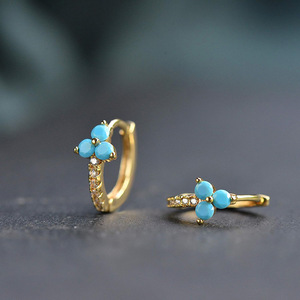 Orecchini in oro E3163 con gemma blu e accenti di diamanti, stile carino da indossare tutti i giorni per donna - Product Image 3