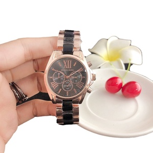Montre pour femme en gros, forme Genève, nouveau mouvement à quartz, design ballon bleu, commerce extérieur - Product Image 5