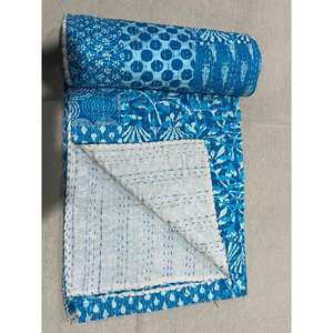 Colcha de algodón Kantha hecha a mano con estampado artístico en bloques y textura en capas para un uso cálido y elegante en el dormitorio. - Product Image 6