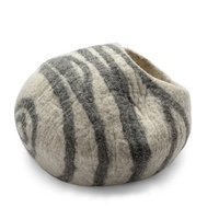 Lit de couchage pliable pour chat, abri fermé fait main, cachette moderne en feutre de laine pour animaux de compagnie