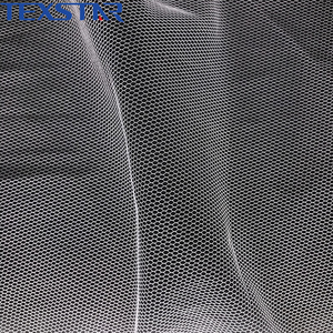 <span class=keywords><strong>Tela</strong></span> de Tul Hexagonal de Poliéster de Alta Calidad al por Mayor para Mosquiteras, Faldones de Novia y Telas Textiles de Malla - Product Image 5