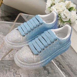 Chaussures décontractées de marque célèbre haut de gamme, avec cristaux étincelants et dégradé de couleurs, à semelle épaisse, adaptées aux hommes et aux femmes en toutes saisons. - Product Image 2