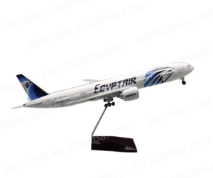 Modèle d'avion Boeing <span class=keywords><strong>777</strong></span> de la compagnie aérienne égyptienne, 47 cm, en résine moulée sous pression avec lumière LED, idéal pour les cadeaux - Product Image 1