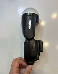 <span class=keywords><strong>Flash</strong></span> pour appareil photo <span class=keywords><strong>Godox</strong></span> <span class=keywords><strong>V1</strong></span> Pro 90 % neuf, transmission sans fil, Speedlite - Product Image 3