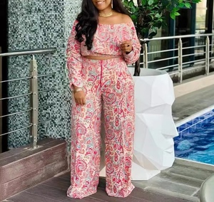 Ensemble tendance deux pièces pour femme : haut court imprimé sexy à épaules dénudées et manches longues, et pantalon plissé élastique - Product Image 4