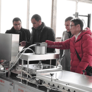 Máquina de fabricación de <span class=keywords><strong>tacos</strong></span> de doble cabezal, burrito comercial automático de QD-LM-450, línea de producción de tortillas, 50cm - Product Image 5