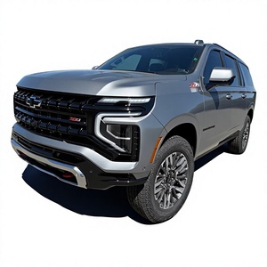 Chevrolet Suburban 2025 SUV Argento 8 Posti Interni in Pelle Fari LED Trasmissione Automatica Pneumatici R20 Tetto Panoramico - Product Image 1