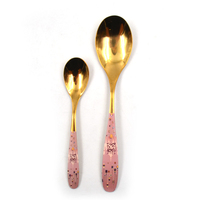 Ustensile de table modèle personnalisé poignée couverts en acier inoxydable plaqué or couteau fourchette cuillère ensemble de couverts