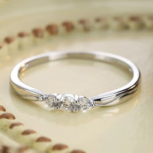 Anello dal Design Minimalista a Forma Rotonda, Stile Elegante per Donne - Product Image 1
