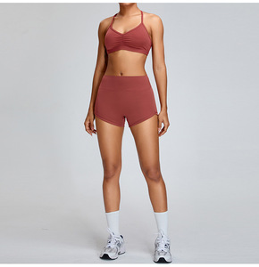 Soutien-gorge de sport pour femme, col halter en V, bretelles fines, dos croisé, rembourrage amovible, crop top de yoga, soutien-gorge de fitness à faible impact pour l'entraînement, vente en gros - Product Image 5