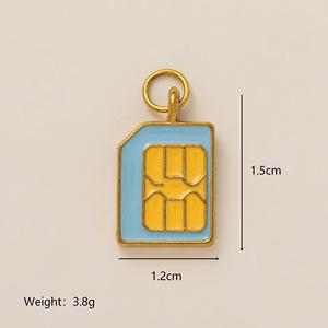 Nouveautés transfrontalières de style euro-américain en forme de <span class=keywords><strong>banane</strong></span>, pendentifs DIY et boucles de chaussures en acier inoxydable 18k pour usage quotidien - Product Image 4