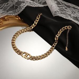 مجوهرات مصممة من ماركة شهيرة، سلسلة كوبية من الفولاذ المقاوم للصدأ مطلية بالذهب عيار 18 قيراط بتقنية PVD، مقاومة للماء وغير قابلة للصدأ، قلادات للنساء - Product Image 2