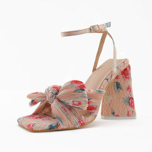 Talons triangulaires pour grandes tailles, avec nœud papillon, talons blocs épais tendance pour femmes - Product Image 1