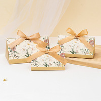 Boîte à bonbons triangulaire artisanale écologique réutilisable pour mariage, avec ruban en forme de feuille métallique et nœud, en papier artistique, pour fiançailles