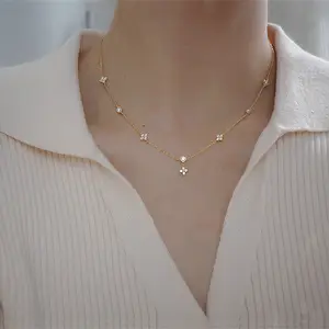 Moda dört yapraklı yonca yaka zincir zirkon kristal Petal yaka zincir kolye kadınlar için tatlı elmas kolye
