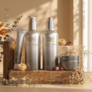 Flacon pulvérisateur en aluminium à fine brume, personnalisable avec logo OEM, vide, pour soins de la peau, crème, lotion, sérum, huile essentielle, matériaux recyclés - Product Image 1