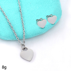 Set di Gioielli con Collana a Catena <span class=keywords><strong>in</strong></span> <span class=keywords><strong>Acciaio</strong></span> Inossidabile e Orecchini con Pendente a Forma di Cuore <span class=keywords><strong>in</strong></span> Due Pezzi - Product Image 3