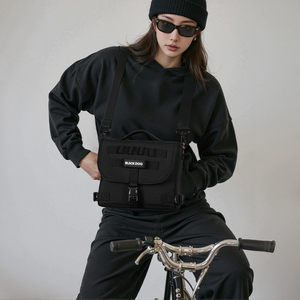 Perro negro Viajes al aire libre Deportes Estilo Diagonal Cruz Hombro Multifuncional Simple Moda Cartero Bolsa - Product Image 6