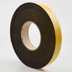 Nastro sigillante in gomma cellulare EPDM rotolo da 10m spessore 2mm adesivo su un lato - Product Image 1
