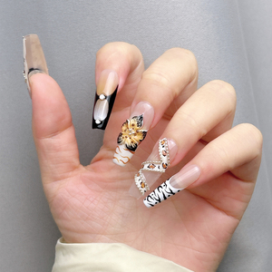 3D Pink Press-On <span class=keywords><strong>Nails</strong></span> Geometrisches Muster Französische Spitze Volle Abdeckung Lange Nägel 10 Stück Wieder verwendbares Nagel-Kit für Frauen - Product Image 2