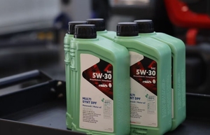 <span class=keywords><strong>Olio</strong></span> Sintetico di Alta Qualità 5W30 Adatto per BMW, <span class=keywords><strong>Volkswagen</strong></span>, Mercedes Benz, Porsche Lubrificanti ad Alte Prestazioni - Product Image 3