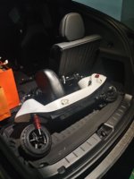 Nouvelle trottinette électrique pliable légère et portable avec pneus pleins et phare LED pour les trajets quotidiens