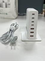 Chargeur de bureau haute puissance 100W 7-en-1 avec hub de charge rapide PD3.0/QC3.0/SCP et 3 ports Type-C, matériau GaN ignifuge OTP