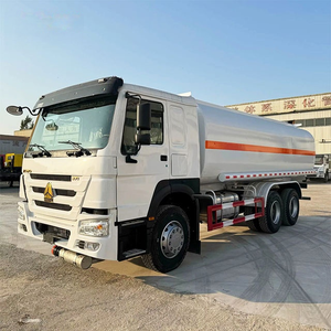 Camion-citerne SINOTRUK HOWO 6x4 d'occasion, très demandé en <span class=keywords><strong>Afrique</strong></span>, avec climatisation automatique, grande capacité et conception sécurisée pour le transport de pétrole en <span class=keywords><strong>Afrique</strong></span> - Product Image 6