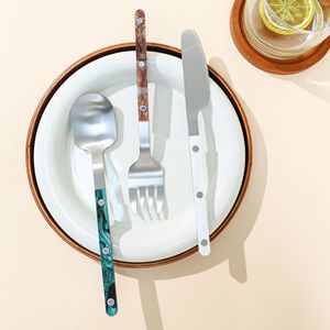 Juego de cuchillo, tenedor y cuchara de acero inoxidable Jin Hui 304 para niños con diseño de flores. - Product Image 3