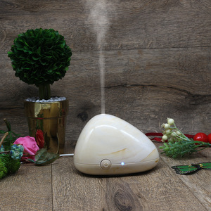 Difusor de Aroma USB para Coche, Atomizador de Aceites Esenciales, Mini Humidificador de Aire de 60 ml, Tipo de Niebla con Patrón de Flujo Blanco, Alimentado por USB - Product Image 2