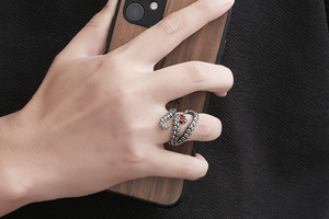 Anillo de Pulpo Vintage Delicado y Personalizado YK, Anillo de Acero Inoxidable con Rubí para Hombre y Mujer, Joyería de Moda al por Mayor - Product Image 6