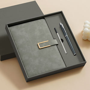 สมุดบันทึกปกหนัง A5 พร้อมตัวล็อคแม่เหล็ก สมุดไดอารี่ สมุดจดบันทึกแบบพกพา สมุดวางแผนการเดินทาง <span class=keywords><strong>ชุด</strong></span>กล่องของขวัญ - Product Image 3