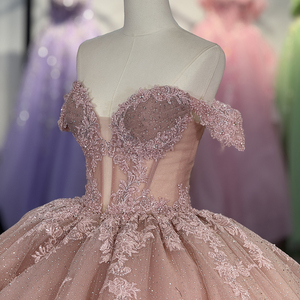 6754 Vestidos de Quinceañera Rosa con Patrón de Encaje Brillante para Mujer - Product Image 5