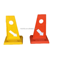 Separador de carril de plástico impermeable, señal de advertencia de tráfico reflectante para peatones, barricada, divisor de carril de carretera, flechas de entrada