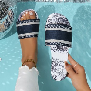 Sandales plates pour femmes, style encre, nouvelle collection été 2025, à porter à l'extérieur, bout rond, polyvalentes, pour les vacances 231 231 231 - Product Image 4