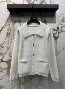 Cárdigan de moda para mujer con cuello vuelto y decoración de botones Tops tejidos con patrón sólido para la temporada de otoño - Product Image 1