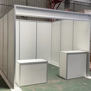 Stand d'exposition de stand de schéma de coque standard en aluminium de Guangzhou 6063-T5, stand d'exposition de 3x3M avec comptoir