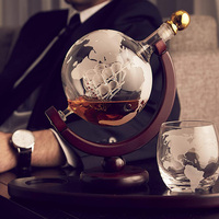 Nouveau Globe de carafe à whisky avec 2 verres à whisky gravés pour liqueur Bourbon Vodka cadeaux pour hommes 850ml en gros