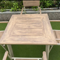 Meubles d'extérieur en plastique pour restaurant Meubles de jardin résistants aux intempéries Table et chaises étanches à ossature métallique