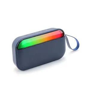 뜨거운 판매 rgb Bt 스피커 usb tf FM 라디오 aux 무선 휴대용 스피커