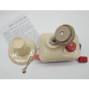 Avvolgitore Portatile per Gomitoli di Lana con Manovella (Rosso) con Morsetto, Mini Avvolgitore da Tavolo per Lavori a Maglia e Uncinetto - Product Image 3
