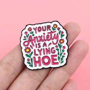 Spilla in smalto per la consapevolezza sulle affezioni mentali, con la scritta 'La tua ansia ti sta mentendo', gioielli di moda da donna, regalo per amiche - Product Image 3