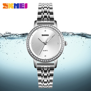 Reloj de cuarzo SKMEI para mujer, color oro rosa, reloj de pulsera de acero inoxidable con bisel de diamantes de lujo, esfera minimalista, reloj de negocios resistente al agua - Product Image 3