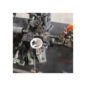 Machine à poinçonner les lames de rasoir en spirale à taux de déchets nul, machine à fabriquer des fils de sécurité à lames de rasoir - Product Image 4