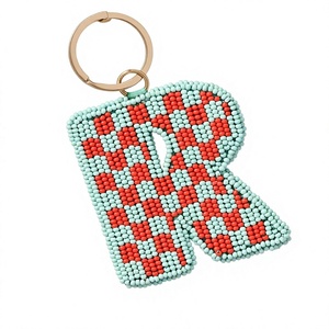 Porte-clés brodés colorés de A à Z avec perles, design tissé, anneau en alliage de zinc durable, porte-monnaie personnalisé - Product Image 2