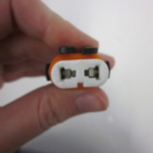 Conector Automotriz 9006 de 2 Posiciones, Enchufe Naranja de PBT para Uso General - Product Image 1