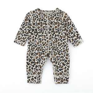 <span class=keywords><strong>Pelele</strong></span> lindo de <span class=keywords><strong>lana</strong></span> merino con estampado de leopardo para bebé con cierre de botón para recién nacidos y niños pequeños - Product Image 1