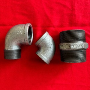 FUWODE <span class=keywords><strong>GI</strong></span> 육각 니플 BSP NPT 스레드 핫 딥 아연 도금 육각 니플이있는 저압 아연 도금 가단성 철 파이프 피팅 - Product Image 2